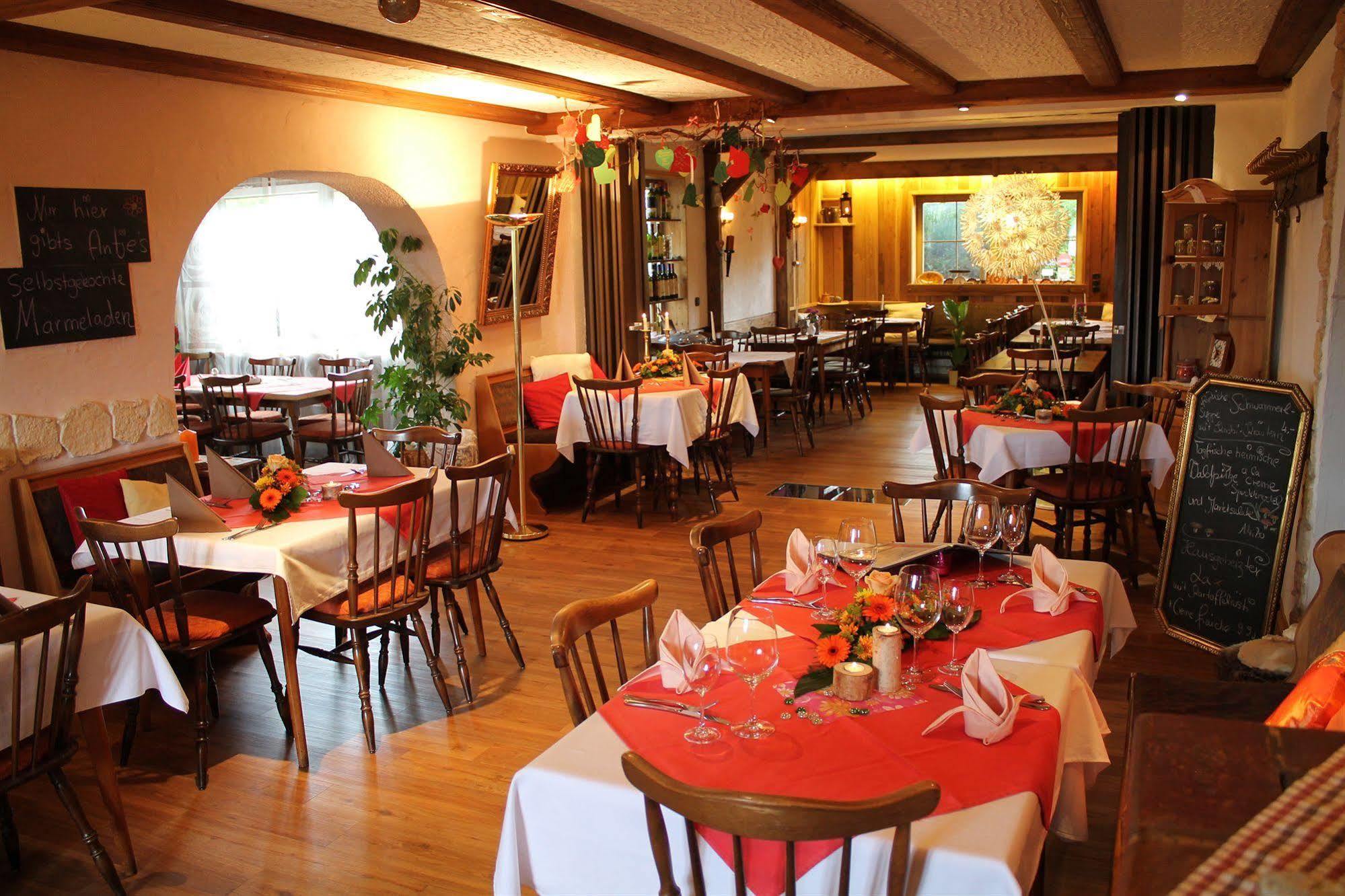 Antjes Schmankerlhotel Und Restaurant Trostau Экстерьер фото